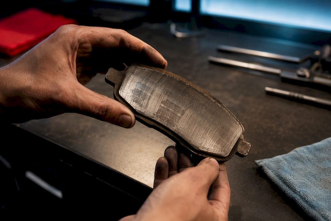 Sand or Replace Glazed Brake Pads: Technician DIY Rules and 10–15 Stop Bedding