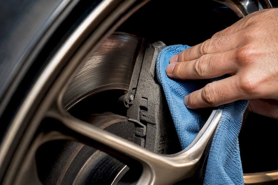 Cut Brake Dust 40–60% by Switching to Ceramic Pads